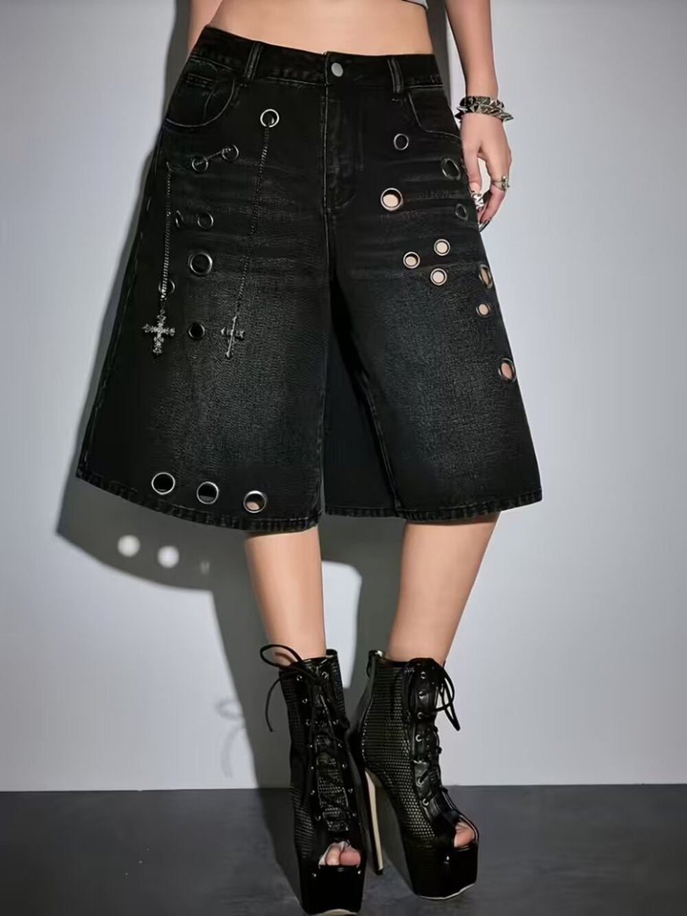 KLPPGE Black Bermuda Jeans with Eyelet Details - Picture 2 of 4